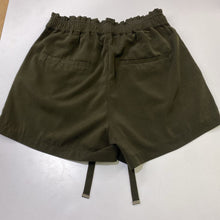 Load image into Gallery viewer, Dynamite flowy shorts XS
