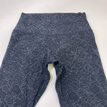 Load image into Gallery viewer, Lululemon lace print leggings 8
