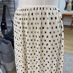 H&M polka dot skirt M