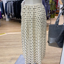 Load image into Gallery viewer, H&amp;M polka dot skirt M
