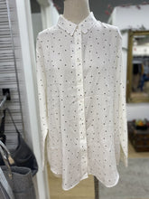 Load image into Gallery viewer, Uniqlo polka dot top XXL NWT
