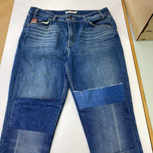 Load image into Gallery viewer, Levis vintage high rise patchy jeans 32
