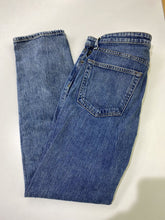 Load image into Gallery viewer, Rag &amp; Bone Rosa Mid Rise boyfriend jeans 27
