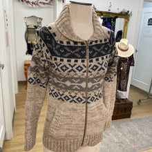 Load image into Gallery viewer, Beaver Canoe sweater S
