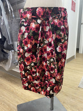 Load image into Gallery viewer, Banana Republic satiny floral skirt 8
