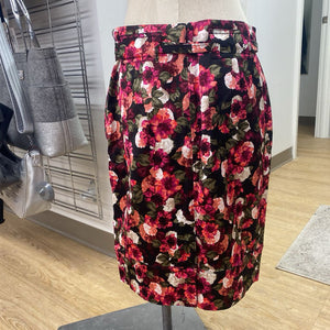 Banana Republic satiny floral skirt 8