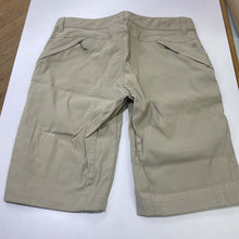 Load image into Gallery viewer, MEC Mountain Equipment Coop sporty shorts 10
