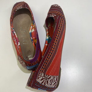 Toms fabric flats 9.5