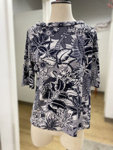 Load image into Gallery viewer, Marccain tropical print top 6(L)
