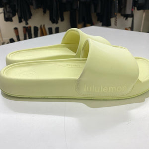 Lululemon slides NWOT 6