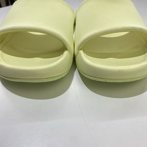 Lululemon slides NWOT 6