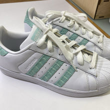 Load image into Gallery viewer, Adidas sneakers 6.5 (UK5)
