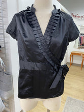 Load image into Gallery viewer, RW&amp;CO satin wrap top NWT M
