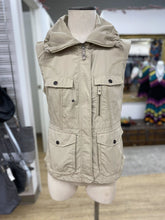 Load image into Gallery viewer, Eddie Bauer vintage vest S
