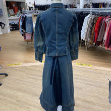 Load image into Gallery viewer, Gap vintage denim jacket S
