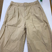 Load image into Gallery viewer, Gap pleated wide leg khaki pants 8
