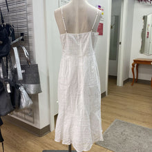 Load image into Gallery viewer, Banana Republic eyelet dress 8
