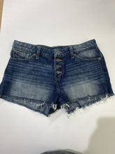 Load image into Gallery viewer, Lucky Brand denim shorts 8
