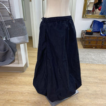 Load image into Gallery viewer, Zara bubble skirt XL
