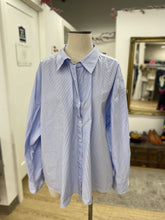 Load image into Gallery viewer, Babaton pinstripe button up XL
