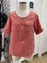 Load image into Gallery viewer, Ellen Tracy linen top S
