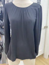 Load image into Gallery viewer, J Crew flowy top NWT 00
