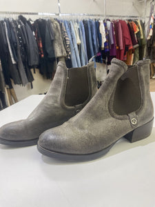 The Wishbone Collection leather booties 6.5