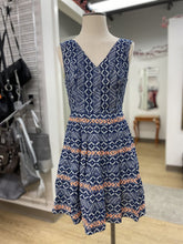 Load image into Gallery viewer, Skies Are Blue chambray dress S
