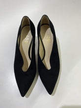 Load image into Gallery viewer, Lodi Suede pumps 38
