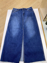 Load image into Gallery viewer, Oat denim skirt 8/29
