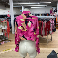 Load image into Gallery viewer, H&amp;M crop floral top M
