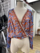 Load image into Gallery viewer, Free People crossover top S
