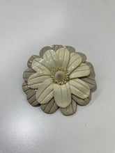 Load image into Gallery viewer, Pono Italy Lucite Flower Brooch
