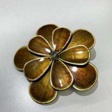 Load image into Gallery viewer, Pono Italy Lucite Flower Brooch
