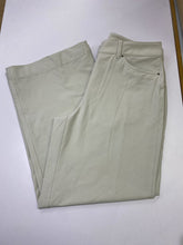 Load image into Gallery viewer, Lululemon wide leg cropped pants 29
