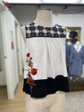 Load image into Gallery viewer, Desigual flowy top M
