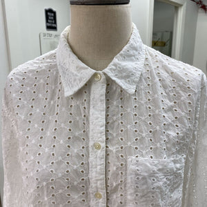 Gap Eyelet top M