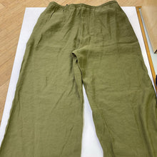 Load image into Gallery viewer, H&amp;M pull on pants M
