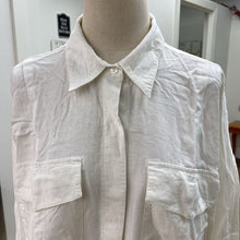 Load image into Gallery viewer, Banana Republic (outlet) linen blend top L
