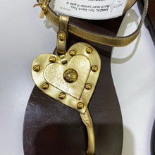 Load image into Gallery viewer, Tory Burch heart sandals 11
