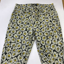 Load image into Gallery viewer, Seven for All mankind floral skinny jeans 28
