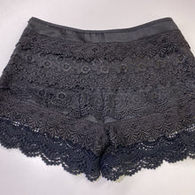 Load image into Gallery viewer, Sans Souci lace shorts M
