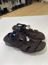 Load image into Gallery viewer, Arche suede sandals 39
