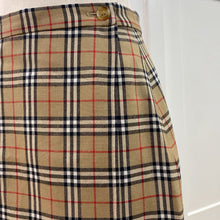 Load image into Gallery viewer, Burberry&#39;s vintage plaid skirt 12
