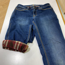 Load image into Gallery viewer, Carhartt plaid lined jeans 8
