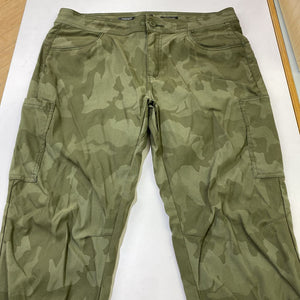 Prana camo pants 12