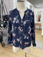 Load image into Gallery viewer, Carve floral organic cotton top S
