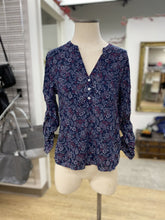 Load image into Gallery viewer, Carve floral organic cotton top XS
