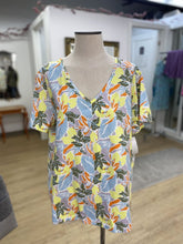 Load image into Gallery viewer, LL Bean Signature print top XL
