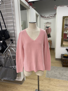 Uniqlo vneck sweater S